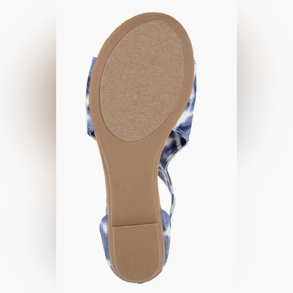 SANDALS- FLATS . - Picture 4 of 6